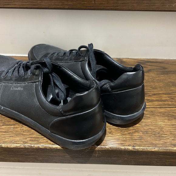 Calvin Klein Sneakers - Picture 3 of 4